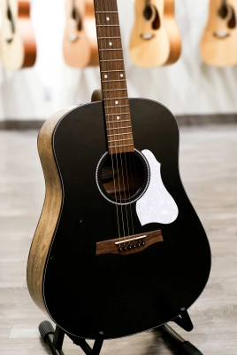 Seagull Guitars - S6 Classic Black A/E Acoustic Guita